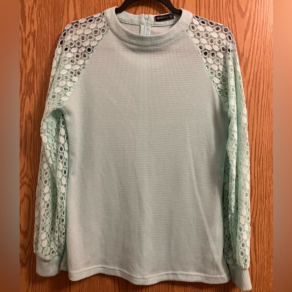 Miholl Women’s Small Mint Lace Sleeve Top‎